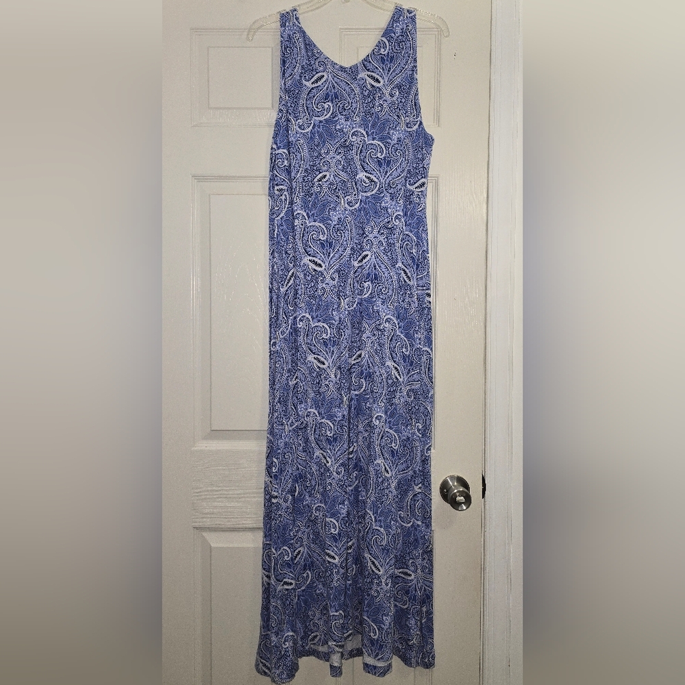 Dress - Picture 2 of 3
